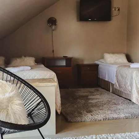 ホリデーパーク Osrodek Wczasowy レバ